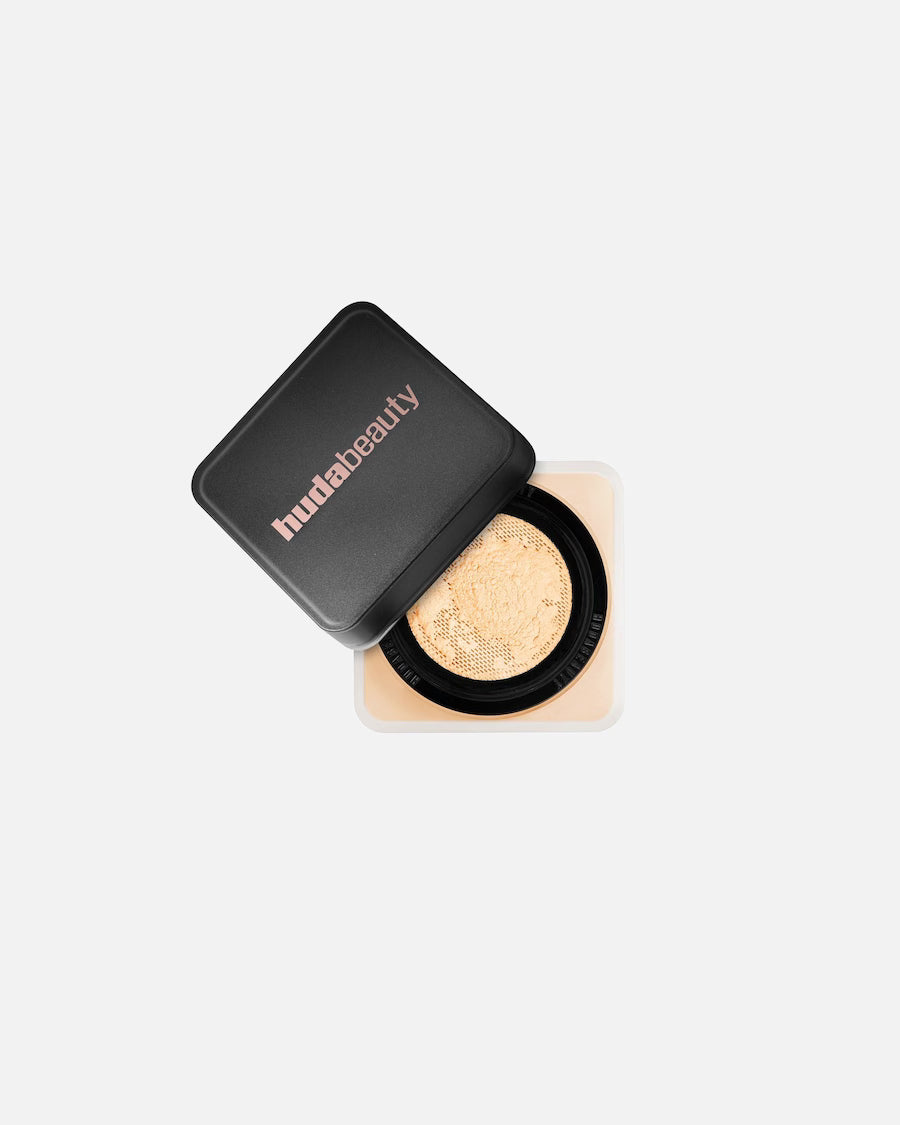 Huda Beauty Loose Powder – Pudër Fiksuese për Makeup Afatgjatë & Finish Mat